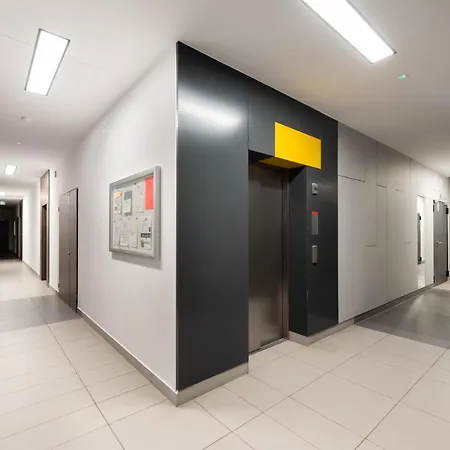 Metro Plocka Exclusive Daire Varşova